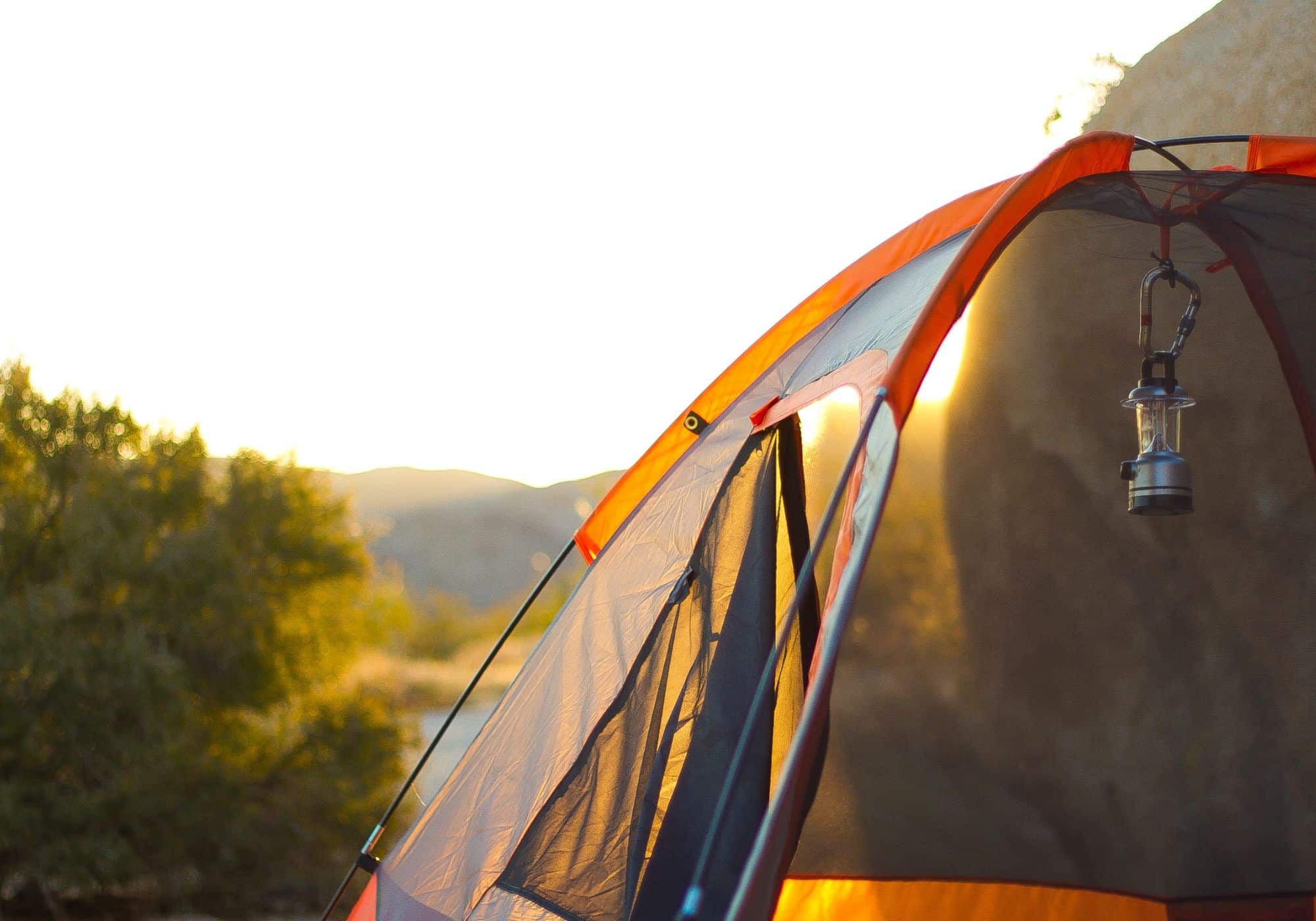 Camping sauvage Pays Basque, que dit la loi ?