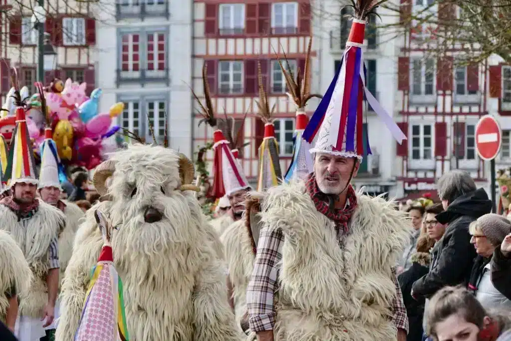 ours artza carnaval basque bayonne Julien Dizdar.jpg